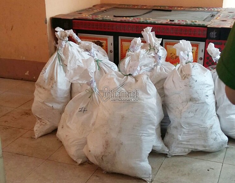 Cả đoàn xe cảnh sát giao thông chở tang vật gần tấn ma túy ở Nghệ An