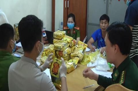 Truy na quoc te ke cam dau, khoi to 4 bi can vu bat 700 kg ma tuy hinh anh 2 