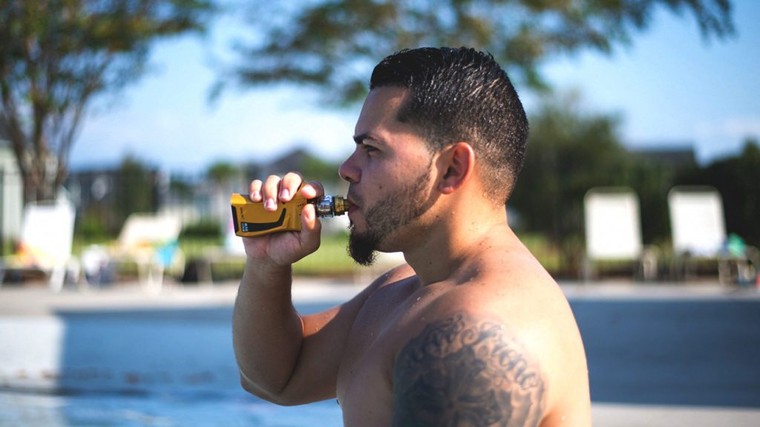 Káº¿t quáº£ hÃ¬nh áº£nh cho Vaping raises risk of heart attack or stroke due to chemicals found in flavoring liquid