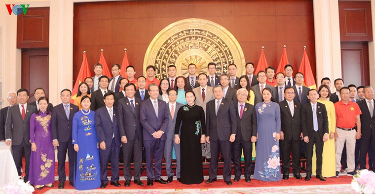 hinh anh hoat dong cua chu tich quoc hoi trong 5 ngay tham trung quoc hinh 14