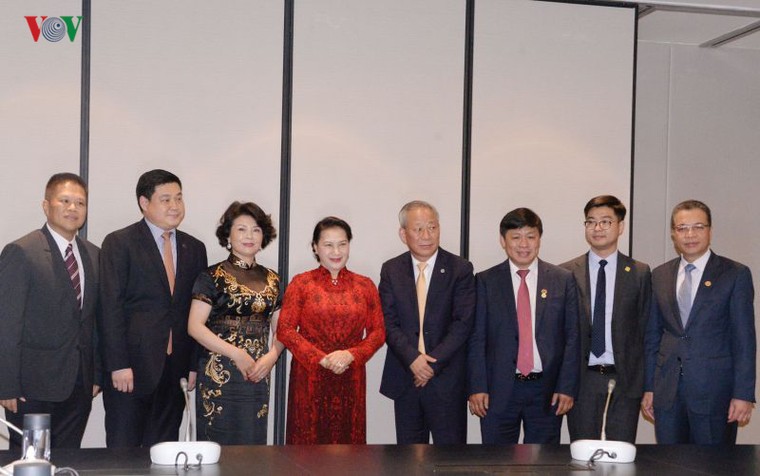 hinh anh hoat dong cua chu tich quoc hoi trong 5 ngay tham trung quoc hinh 4