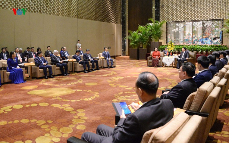 hinh anh hoat dong cua chu tich quoc hoi trong 5 ngay tham trung quoc hinh 8