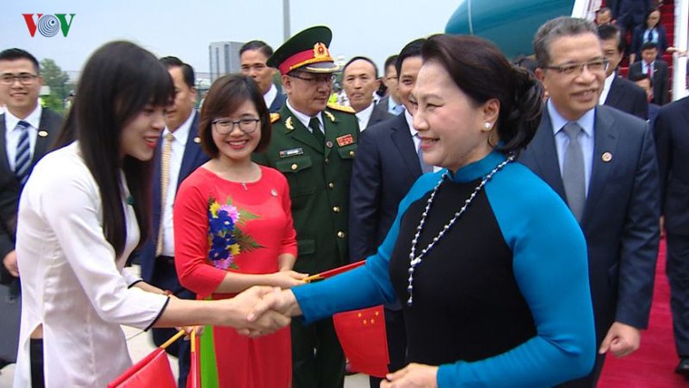 hinh anh hoat dong cua chu tich quoc hoi trong 5 ngay tham trung quoc hinh 3