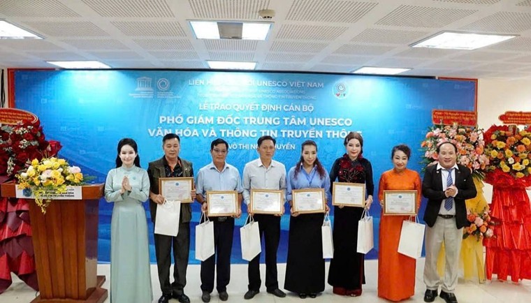 Bà Võ Thị Ngọc Huyền giữ chức vụ Phó Giám đốc Trung tâm UNESCO Văn hóa và Thông tin Truyền thông ảnh 4