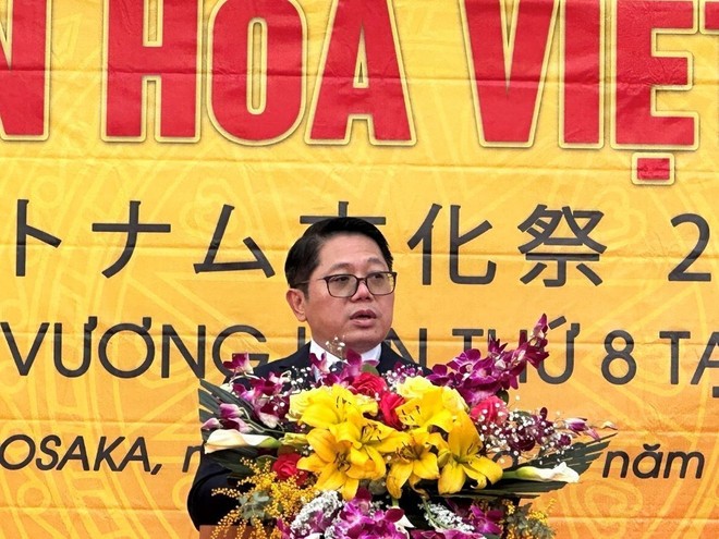 Lễ hội Văn hóa tại Osaka: Tái hiện lễ Giỗ Tổ và xếp hình bản đồ Việt Nam ảnh 1