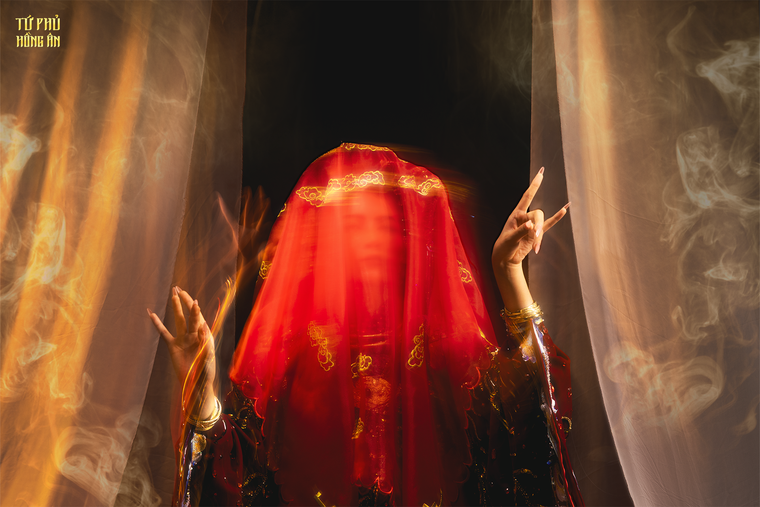 “Khăn Chầu Áo Ngự: Mẫu Nghi Thiên Hạ” - Nét đẹp tín ngưỡng dưới ống kính của thế hệ trẻ ảnh 4