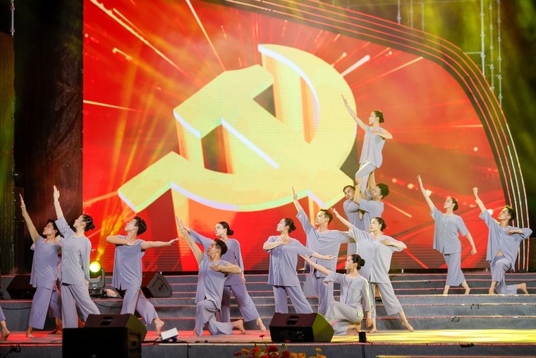 Ngọn lửa của lòng yêu nước và ý chí kiên trung tiếp tục soi đường cho hôm nay và mai sau ảnh 2