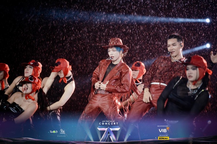 Concert “Anh Trai Say Hi” - Thanh xuân rực rỡ dưới cơn mưa ảnh 2