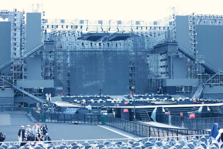 Sân khấu “Anh trai vượt ngàn chông gai” hoành tráng tại Hưng Yên ảnh 4