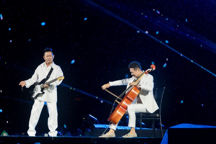 Day 6 concert “Anh trai vượt ngàn chông gai”: Cơn mưa tạo nên kỳ tích cảm xúc ảnh 2