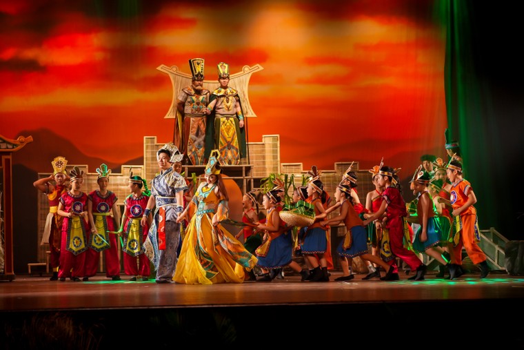 “The Enchanted Crossbow” của Victoria School tỏa sáng tại DANAFF III – biểu tượng của một Đà Nẵng mới ảnh 1