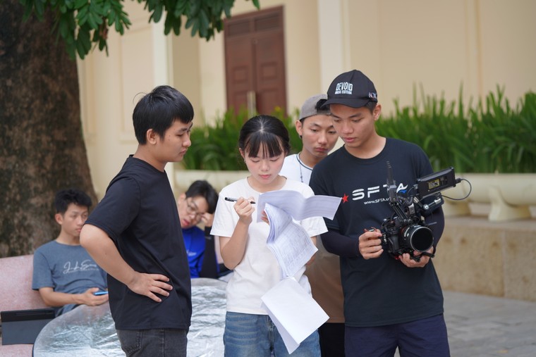 “Lặng” - Hành trình tìm lại chính mình giữa miền chênh vênh tuổi trẻ ảnh 7