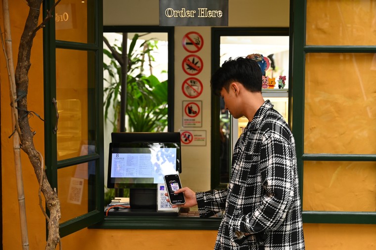 TPBank biến điện thoại thành ví quốc tế: Quét QR, chi tiêu xuyên biên giới ảnh 1