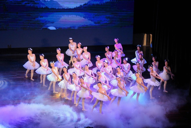 Tái hiện “Hồ Thiên Nga”: Khi nghệ thuật ballet chắp cánh ước mơ tuổi thơ ảnh 4