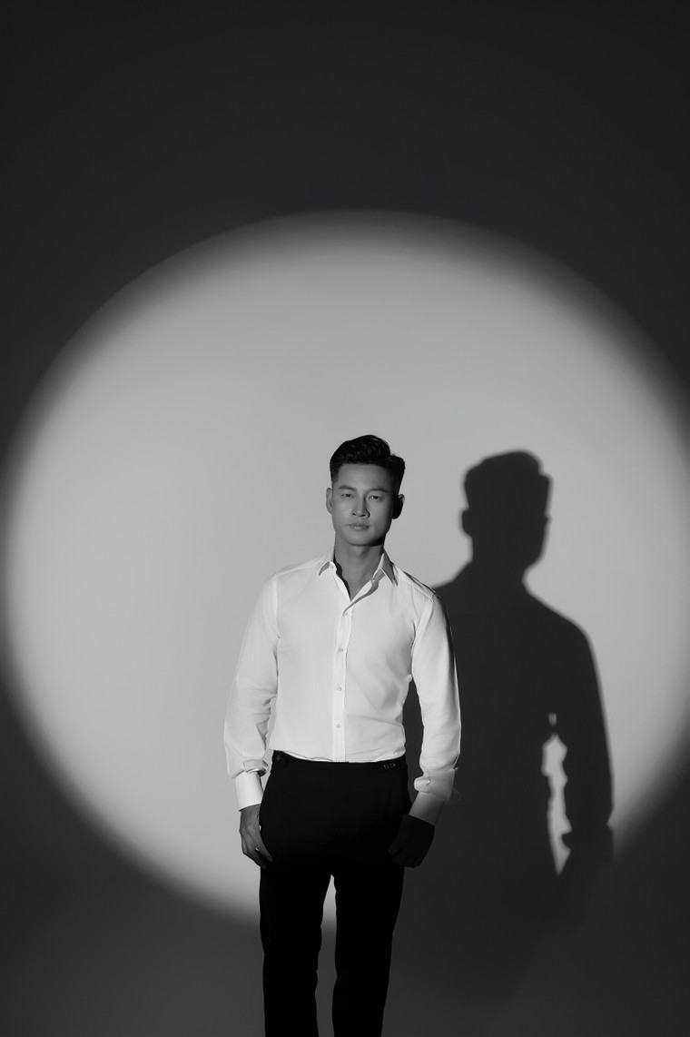 Ca sĩ Đức Tuấn làm mới siêu phẩm nhạc Việt trong đại nhạc hội tại T&T City Millennia ảnh 1