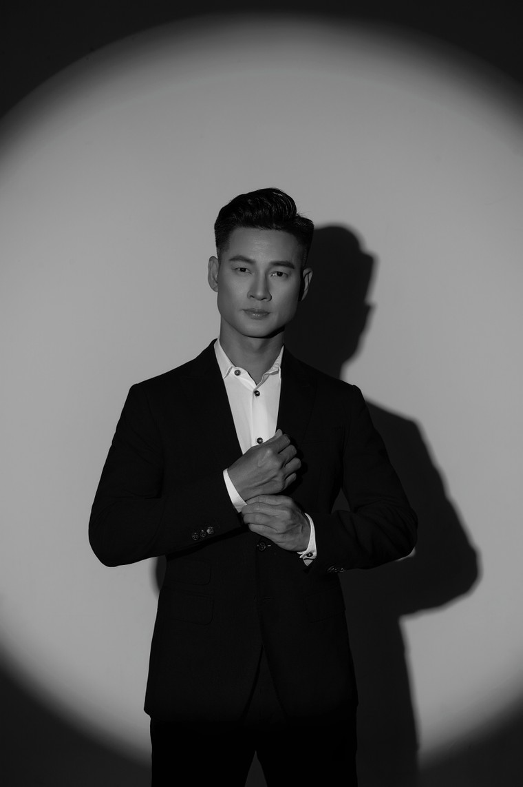 Ca sĩ Đức Tuấn làm mới siêu phẩm nhạc Việt trong đại nhạc hội tại T&T City Millennia ảnh 2