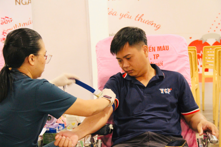 “Giọt máu nghĩa tình – Lan tỏa yêu thương”: Dấu ấn nhân văn trong hành trình 35 năm Hiệp hội Nhựa Việt Nam ảnh 1