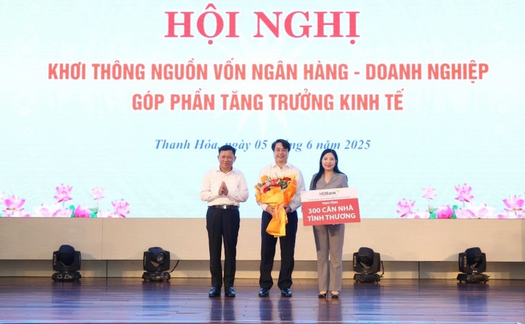 5 tháng đầu năm, HDBank tặng 2.000 căn nhà tình thương ảnh 2