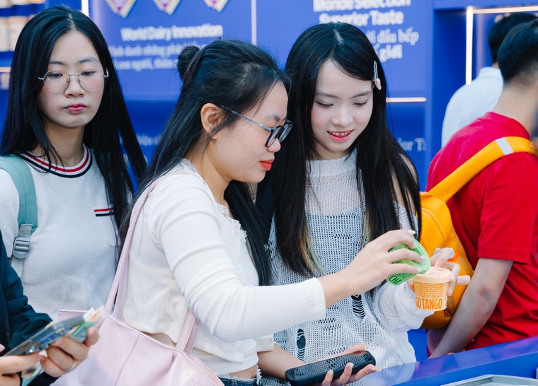 Vinamilk lan tỏa giá trị thương hiệu Việt tại Hội chợ Mùa Thu 2025 ảnh 2