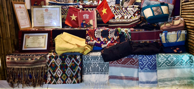 Đặc sắc những sản phẩm vùng cao từ đồng bào Tây Bắc tại Hội chợ Mùa Thu ảnh 2