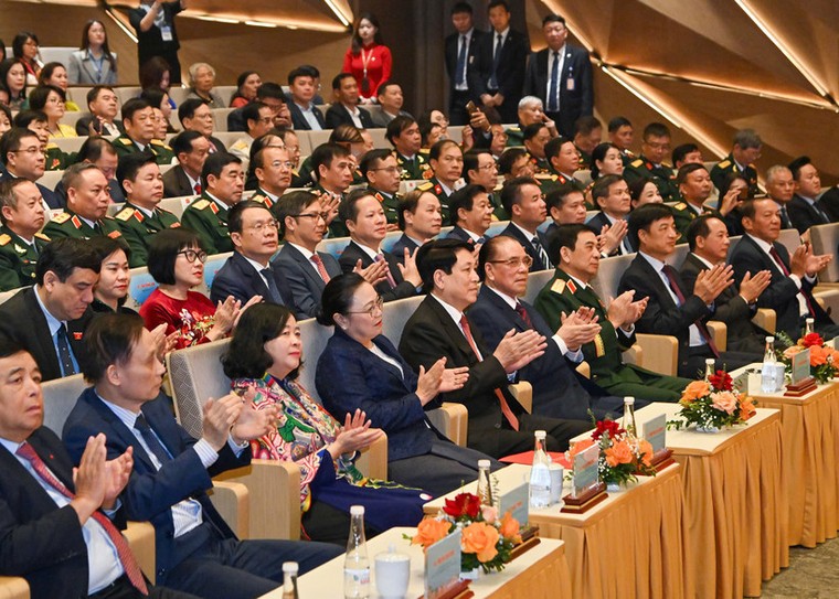 Chủ tịch nước Lương Cường dự Lễ kỷ niệm 50 năm Quốc khánh Lào ảnh 1