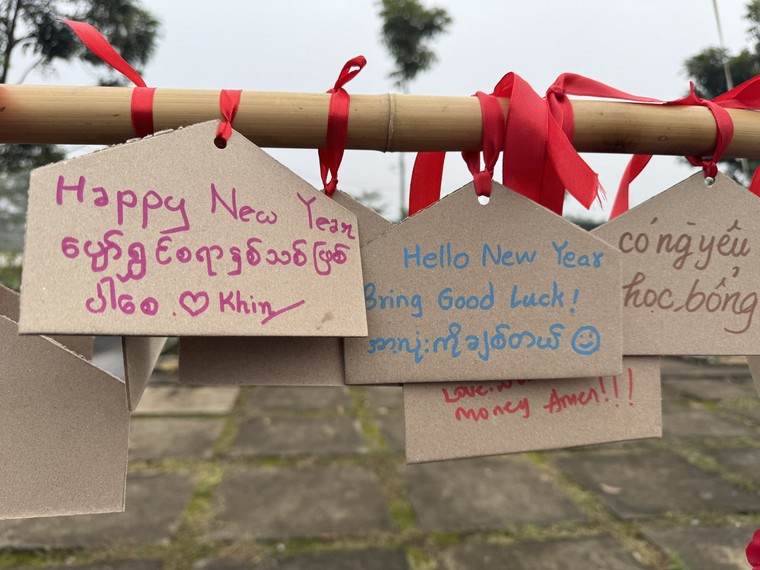 Không gian văn hóa Tết kết nối sinh viên tại trường Đại học Việt Nhật ảnh 3