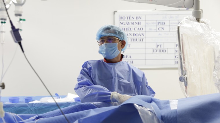 Vinmec Nha Trang cứu bệnh nhân nước ngoài cao tuổi sốc tim, nguy cơ đột tử cận kề ảnh 1