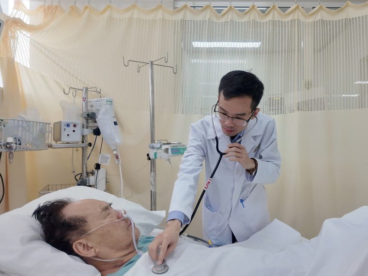 Vinmec Nha Trang cứu bệnh nhân nước ngoài cao tuổi sốc tim, nguy cơ đột tử cận kề ảnh 2