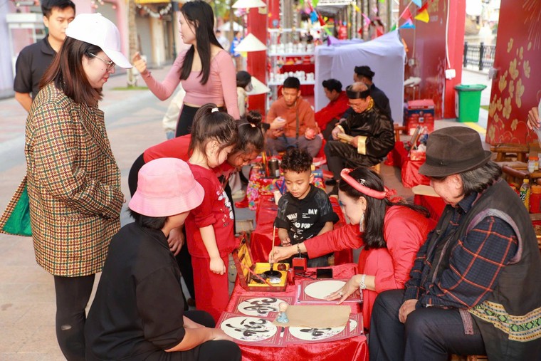 Hội xuân rộn ràng, chính sách mở lối, Ocean City đón làn sóng cư dân về ở sớm dịp Tết ảnh 1