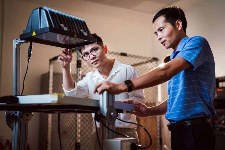 Startup từ phòng lab VinUni phát triển “bộ não” điều phối mạng lưới sạc xe điện ảnh 1