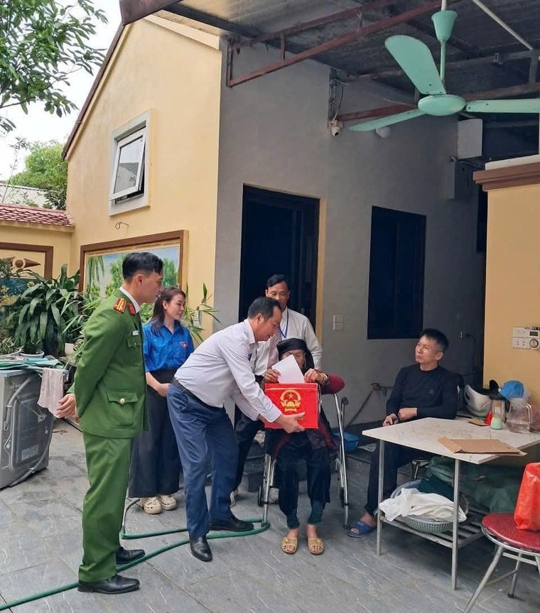 Hà Nội: Hơn 42.300 cử tri xã Tiến Thắng thực hiện quyền và nghĩa vụ công dân ảnh 2