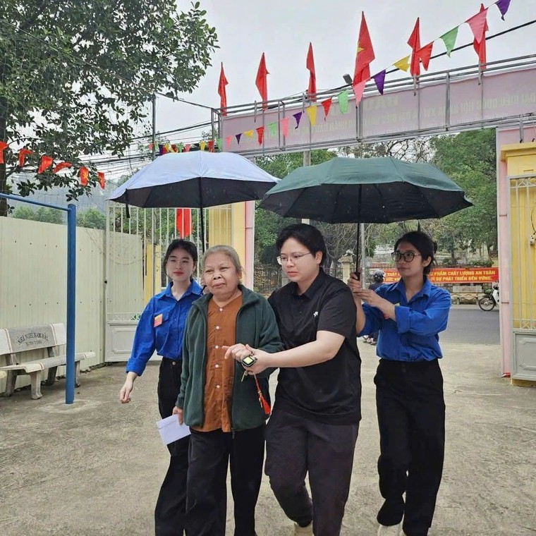 Hà Nội: Hơn 42.300 cử tri xã Tiến Thắng thực hiện quyền và nghĩa vụ công dân ảnh 3