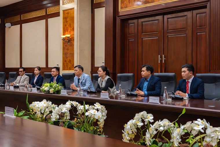 Taxi Lavi chuyển đổi toàn bộ sang xe điện VinFast - tham gia mạng lưới vận tải xanh GSM ảnh 1