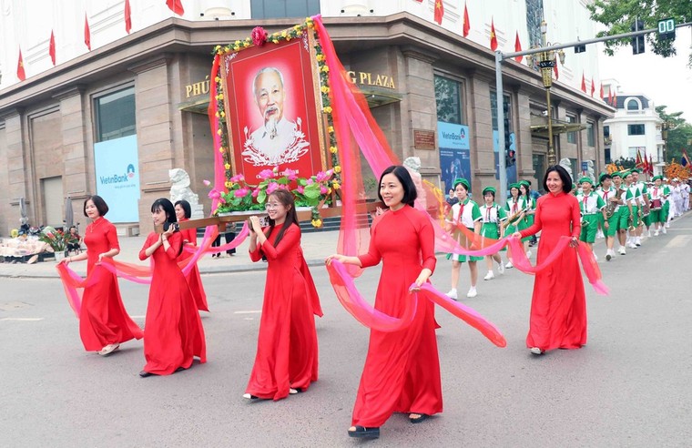 Từ mọi miền Tổ quốc, con cháu Lạc Hồng hướng về nguồn cội ảnh 7