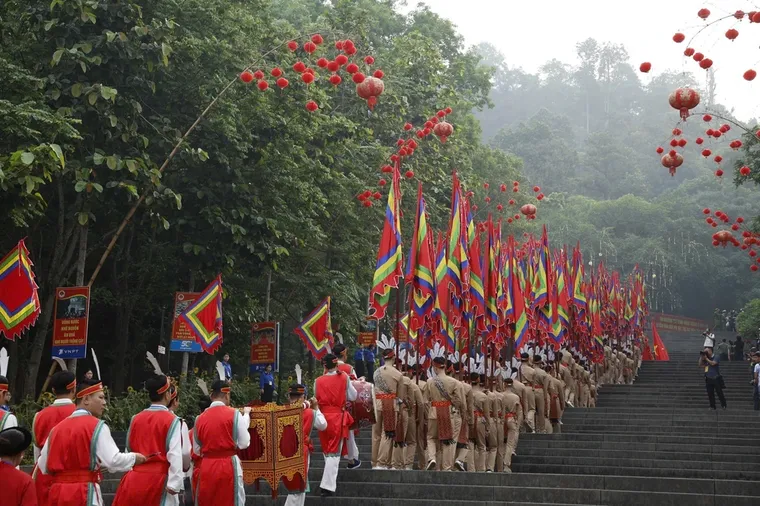 “Dù ai đi ngược về xuôi/ Nhớ ngày Giỗ Tổ mùng Mười tháng Ba" ảnh 1