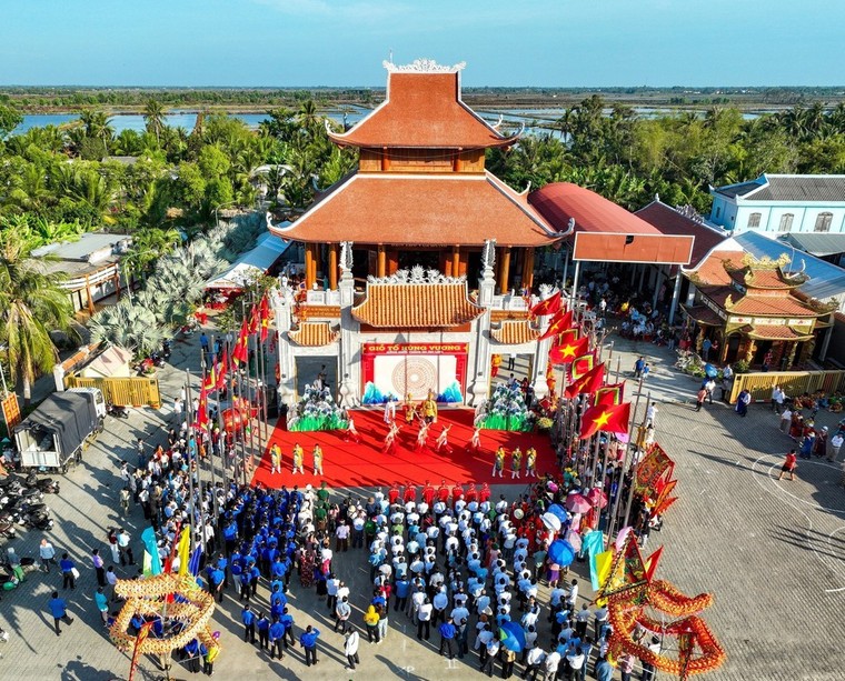 Từ mọi miền Tổ quốc, con cháu Lạc Hồng hướng về nguồn cội ảnh 1