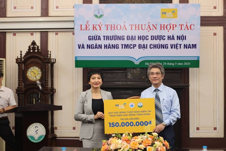 PVcomBank và Trường Đại học Dược Hà Nội hợp tác phát triển hệ sinh thái tài chính giáo dục ảnh 1