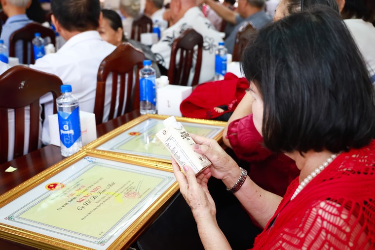 Vinamilk đón thế hệ “đồng niên” tham quan nhà máy với lời hứa chăm sóc sức khỏe bằng dinh dưỡng chất lượng ảnh 6