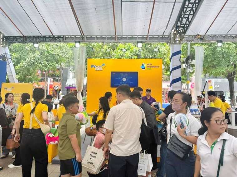 PVcomBank ghi dấu ấn tại Ngày Tài chính số 2026 với hàng nghìn lượt trải nghiệm hệ sinh thái số ảnh 1