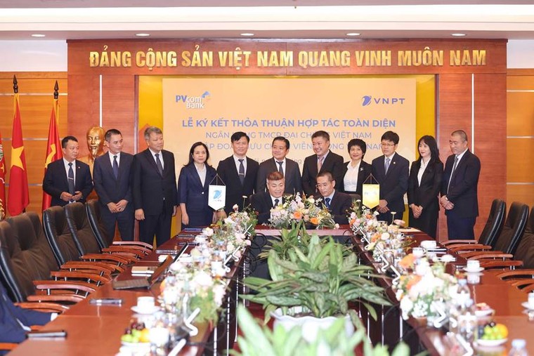 PVcomBank và VNPT hợp tác chiến lược, kết nối sức mạnh tài chính và công nghệ số ảnh 1