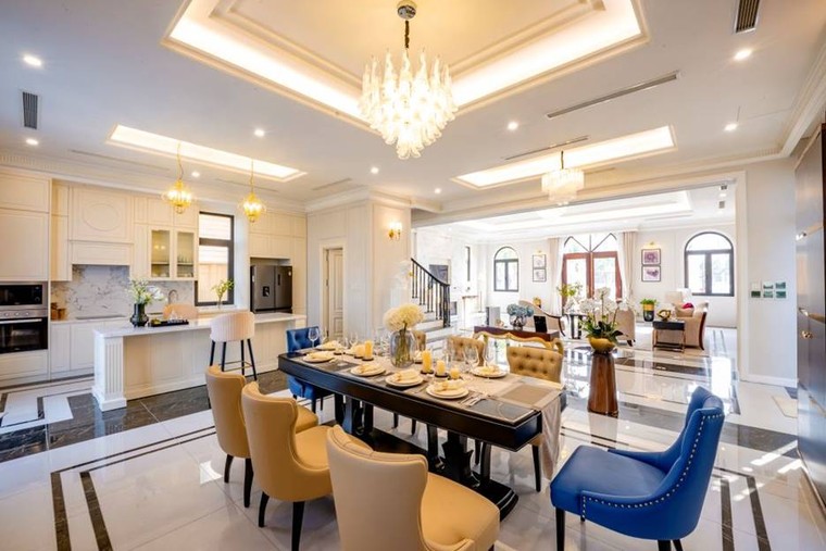 Một cánh cổng mở ra hai thế giới sống của giới tinh hoa Hải Phòng tại Vinhomes Royal Island ảnh 1