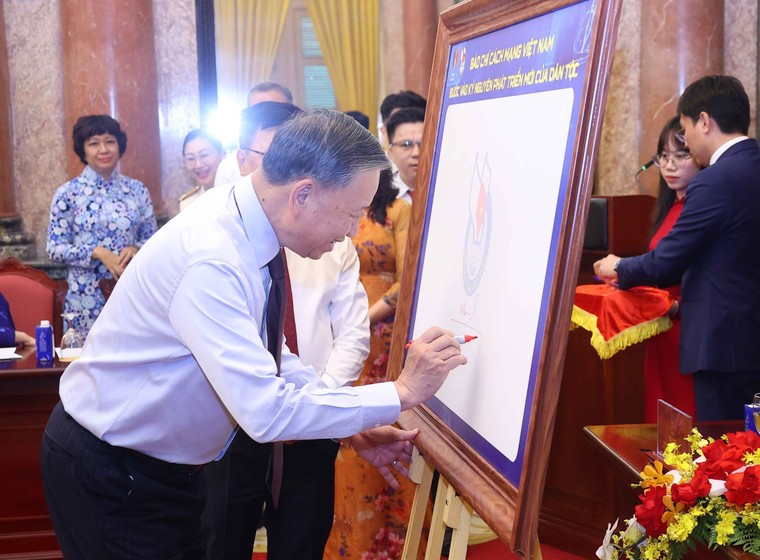 Tổng Bí thư, Chủ tịch nước Tô Lâm: Báo chí phải bám sát thực tiễn, tôn trọng sự thật, lấy lợi ích của nhân dân làm điểm xuất phát ảnh 1