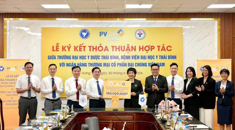 Đồng hành cùng ngành giáo dục, y tế, PVcomBank mở rộng hợp tác với trường Đại học Y Dược và Bệnh viện Đại học Y Thái Bình ảnh 1