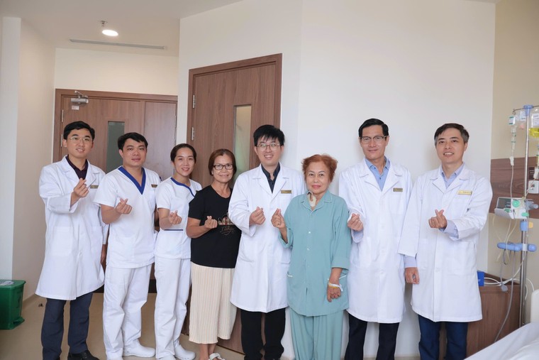 Vinmec Cần Thơ cứu bệnh nhân 75 tuổi có khối u gan lớn gần bằng quả bưởi ảnh 1