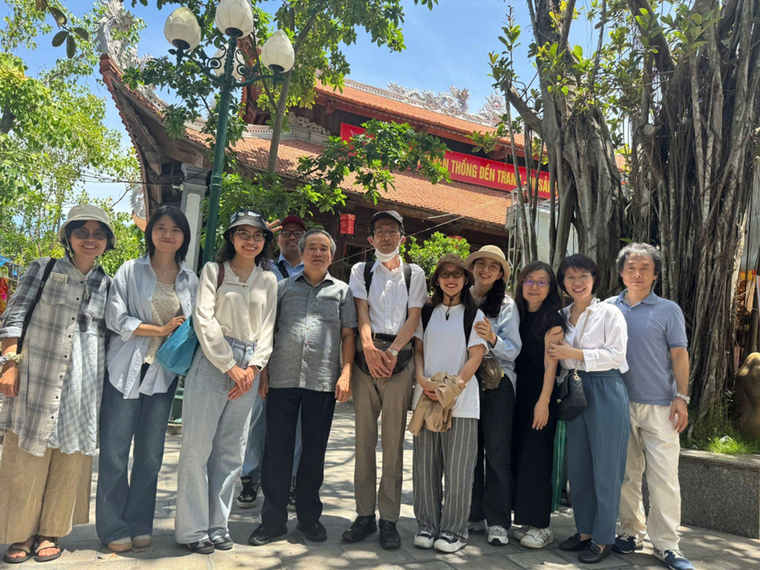 Người phụ nữ Nhật Bản 62 tuổi tốt nghiệp thạc sĩ chương trình học bằng tiếng Việt ảnh 2