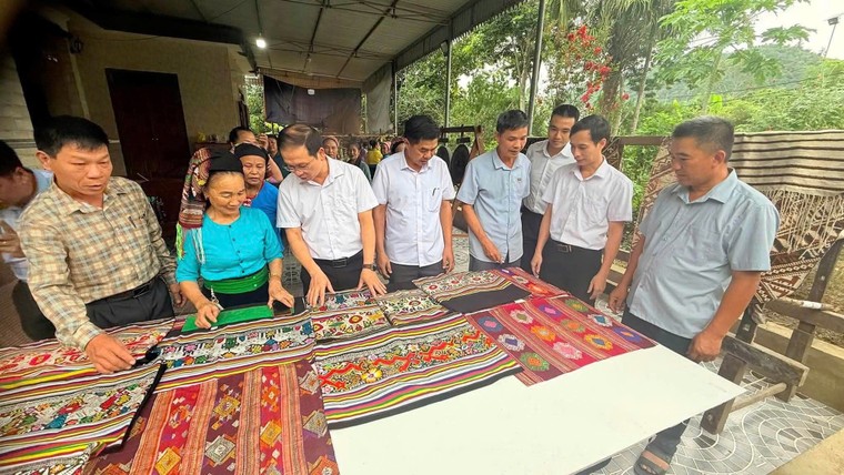 Châu Lộc phục dựng Lễ hội Cầu mưa Xỏ Nặm Phạ ảnh 3