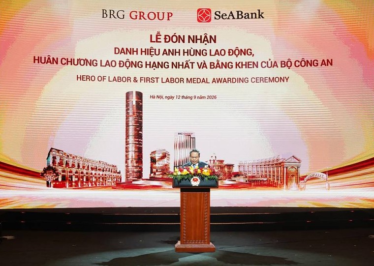 Chủ tịch Tập đoàn BRG Nguyễn Thị Nga được phong tặng danh hiệu Anh hùng Lao động thời kỳ đổi mới ảnh 1