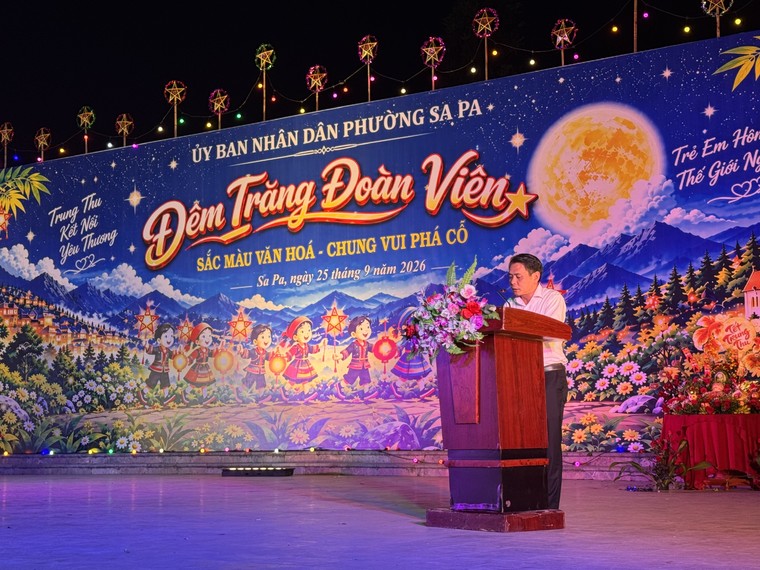 Đêm hội Trăng Rằm ở Sa Pa: Khi những chiếc đèn kể chuyện văn hóa quê hương ảnh 1