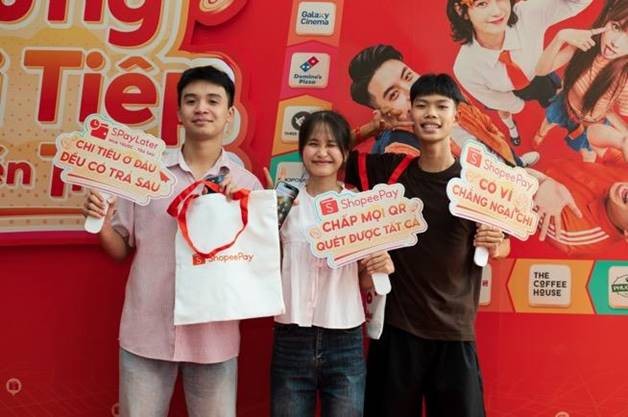 ShopeePay đi Unitour "phủ cam" giảng đường đại học tại TP.HCM ảnh 1