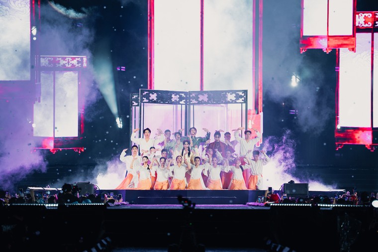 Concert day 1 Anh Trai Vượt Ngàn Chông Gai 2026: Dấu ấn thăng hoa của đại nhạc hội ảnh 2